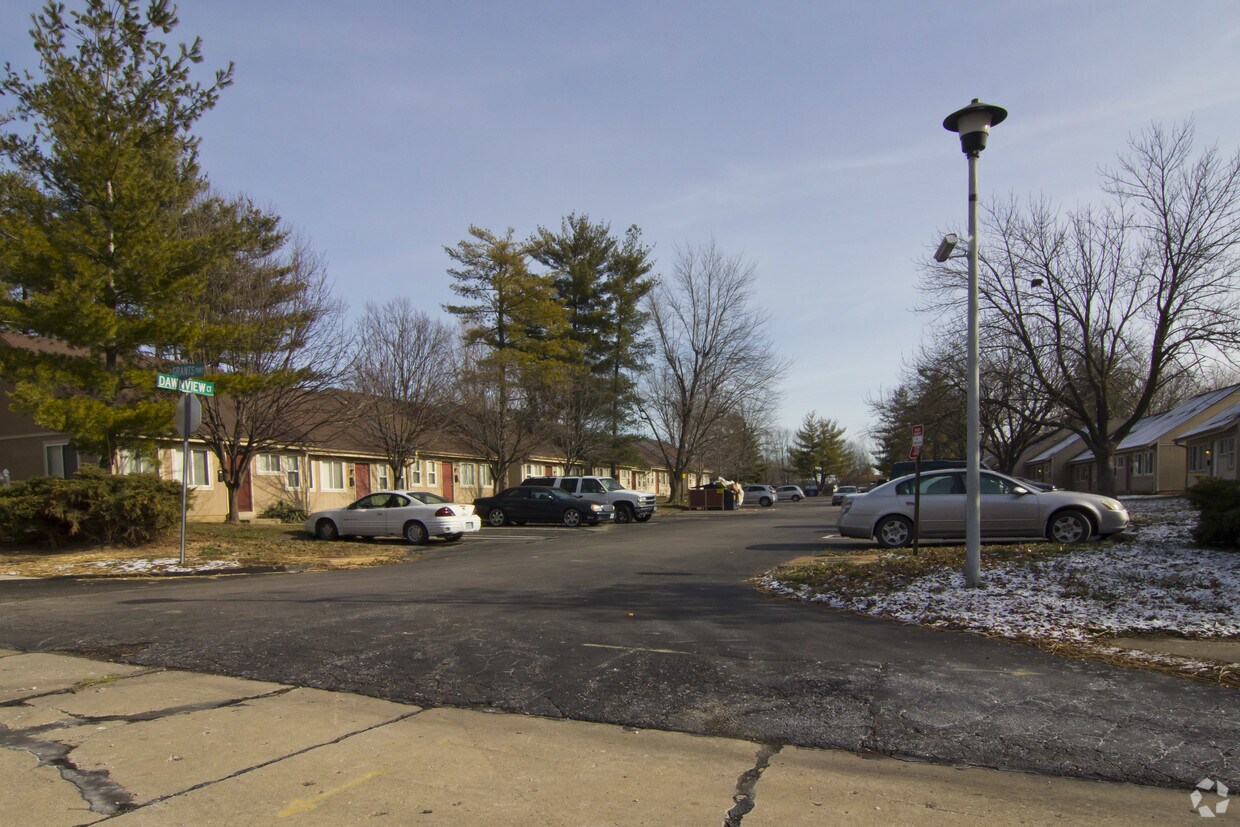 Building Photo - 882 Dawnview Ct