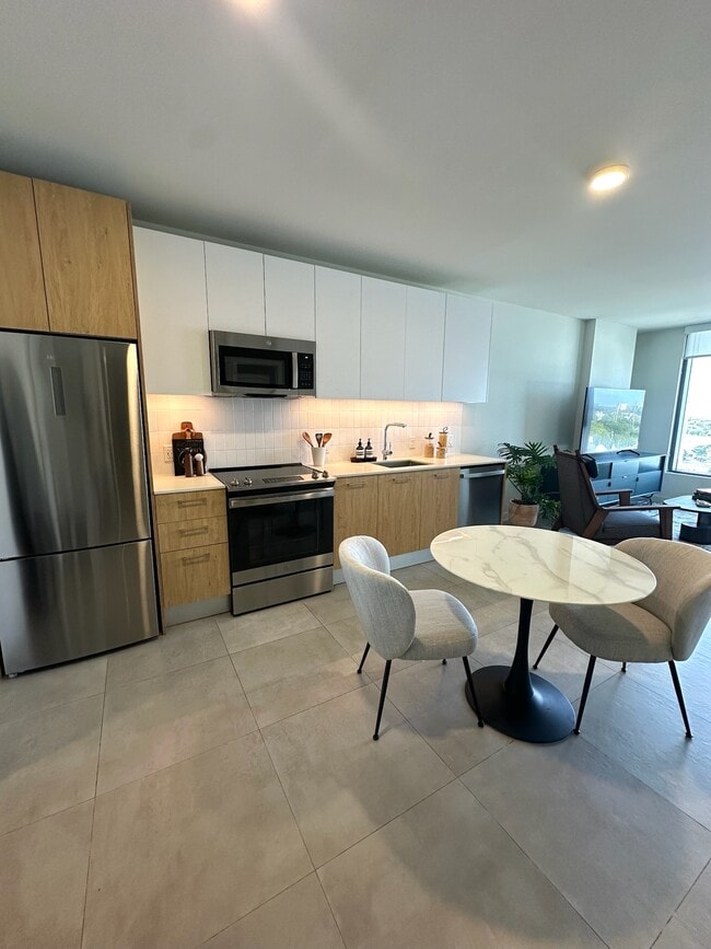 Building Photo - 370 NW 33rd St