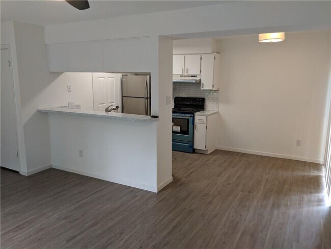 Foto del edificio - 3509 Alpine Cir