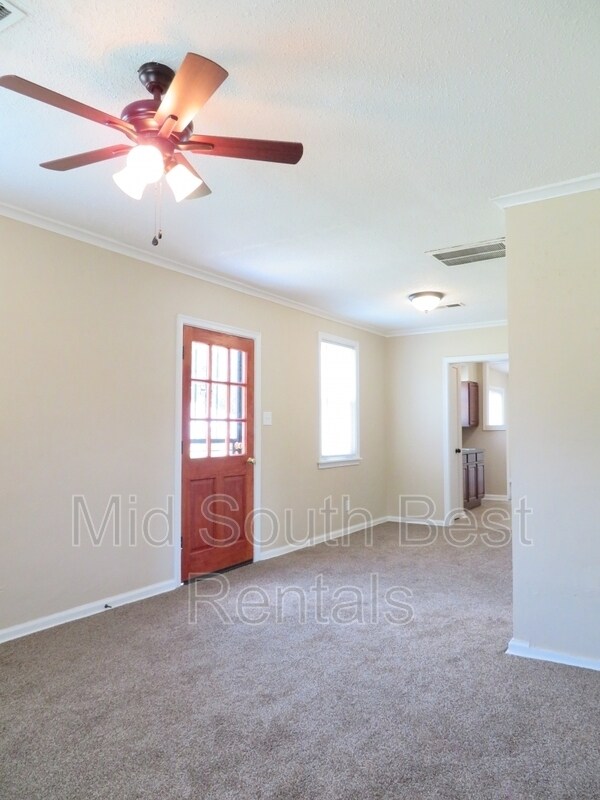 Building Photo - 437 Jacklyn Ave