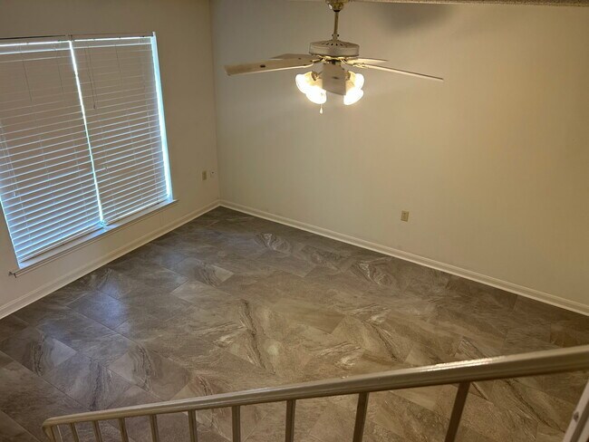 Foto del edificio - 1535 Savannah Dr