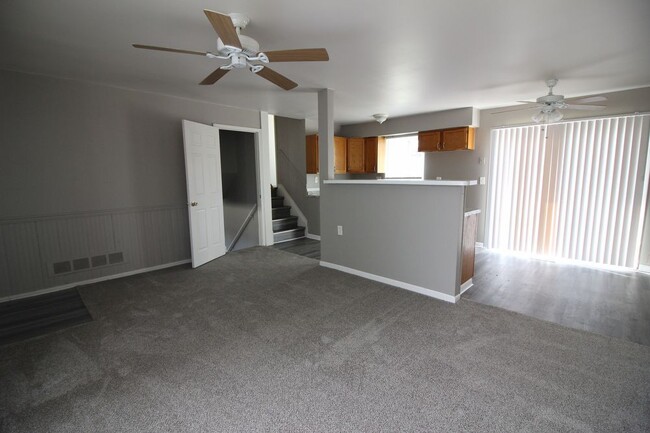 Building Photo - Romulus Home for Rent