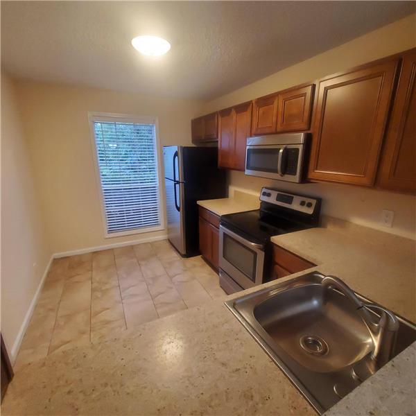 Foto del edificio - 5096 Heatherhill Ln