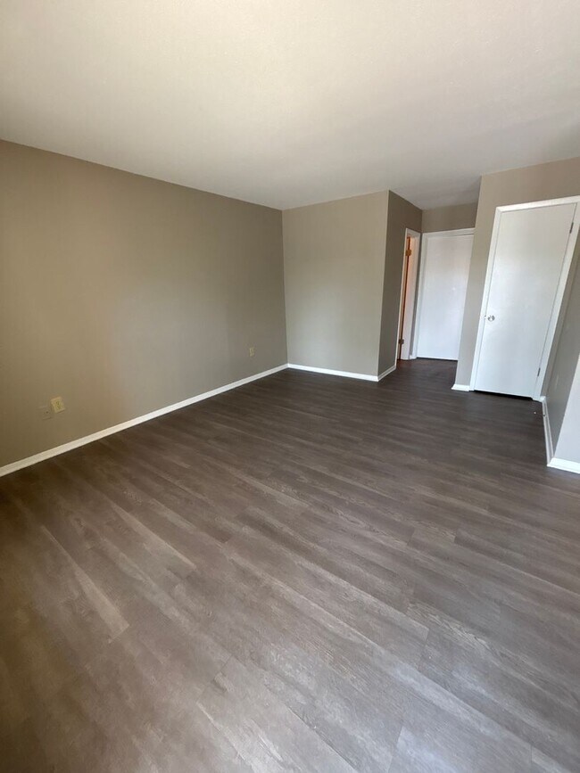 Foto del edificio - 1 BED 1 BATH CONDO AVAILABLE!