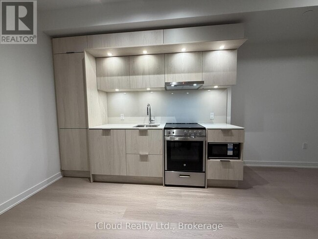 Photo du bâtiment - 448 Burnhamthorpe Rd W