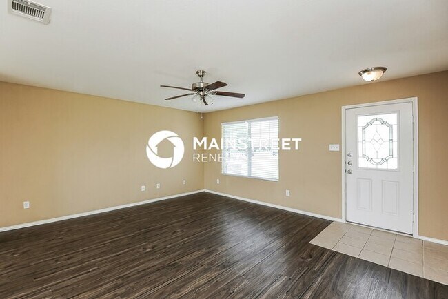 Foto del edificio - 3 Bedroom Pet-Friendly Home in Burleson, TX with Main Street Renewal