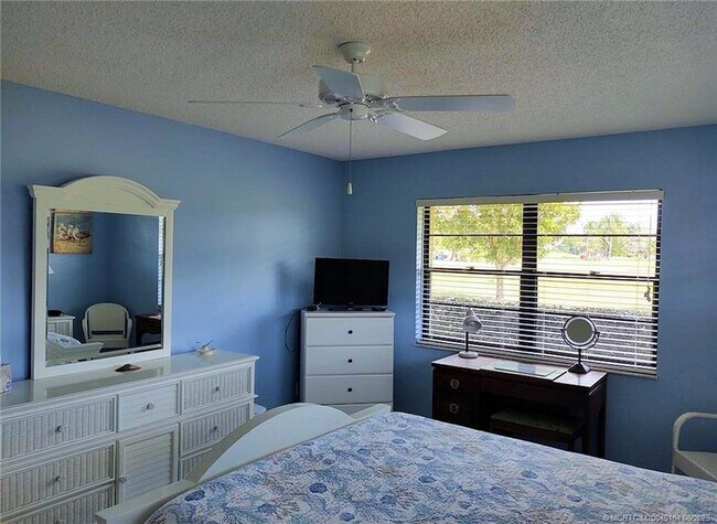 Foto del edificio - 5211 SE Sea Island Way