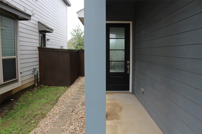 Building Photo - 4203 Champlain Wy