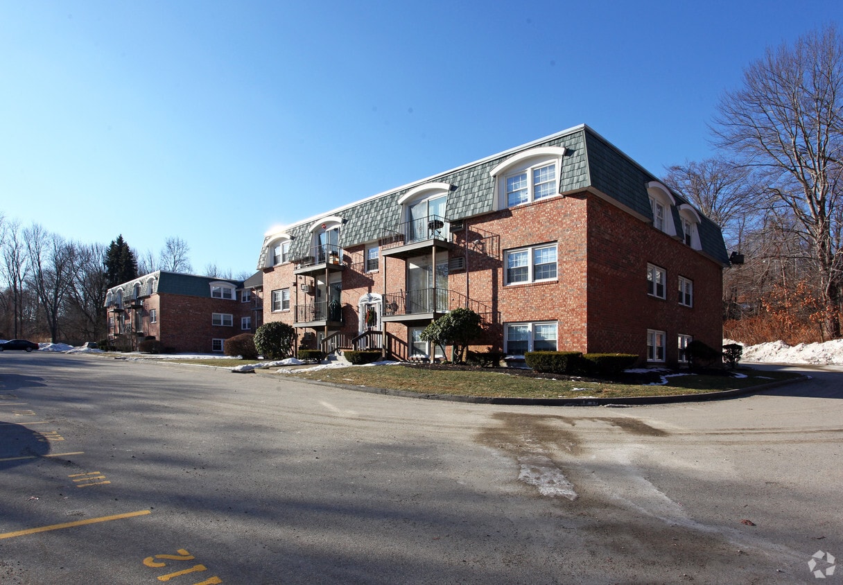 80 Locust Ave - Catawba Apartments