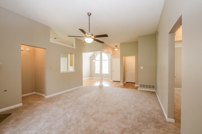 Building Photo - 8180 Cross Point Dr