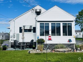 Building Photo - 116 Chalker Beach Rd