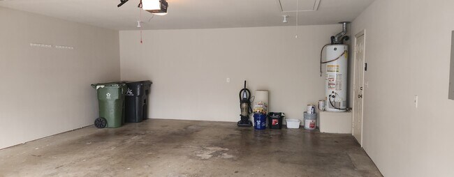 Two Car Garage - 902 Bridges Dr
