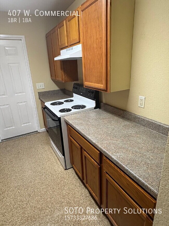 Foto del edificio - 407 W. Commercial-