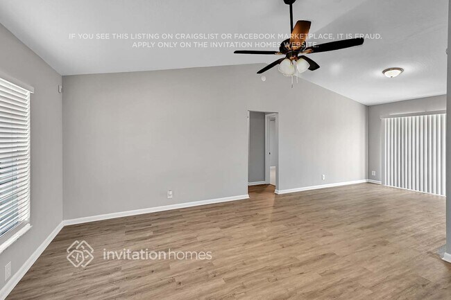 Foto del edificio - 1296 Woodcrest Rd S