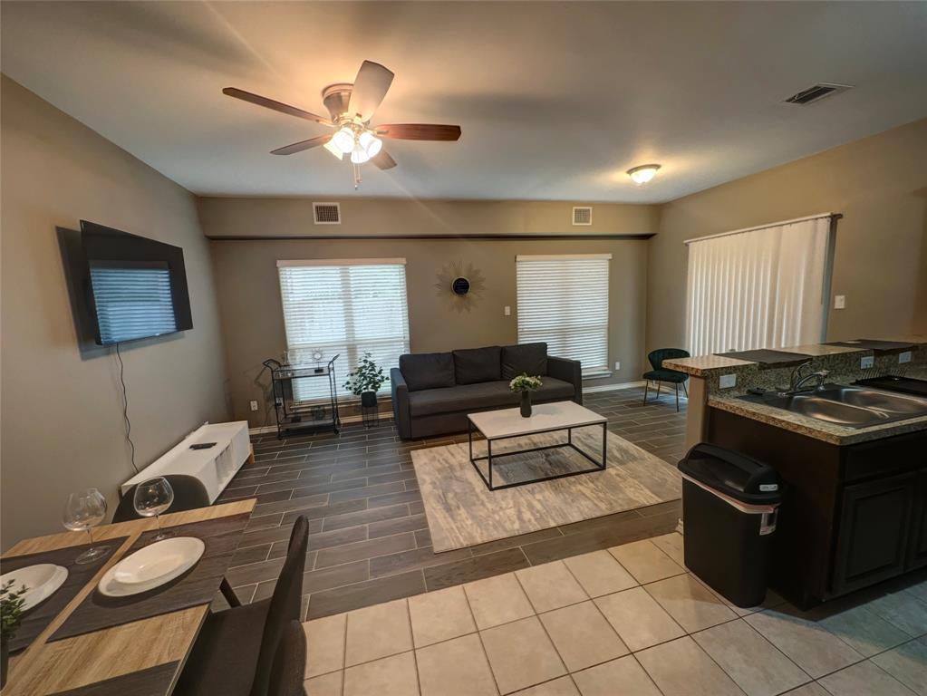 104 Wildwood St Unit 2525, New Caney, TX 77357 Room for Rent in New Caney, TX