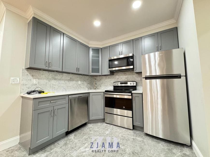 Primary Photo - 2 bedroom in BROOKLYN NY 11213
