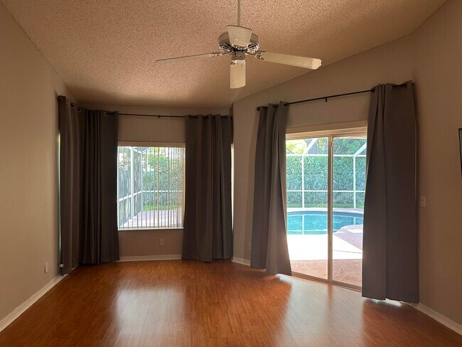 Foto del edificio - 450 NW 53rd St