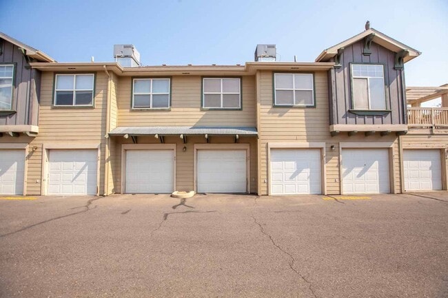 Building Photo - 2485 Fountainhead Blvd