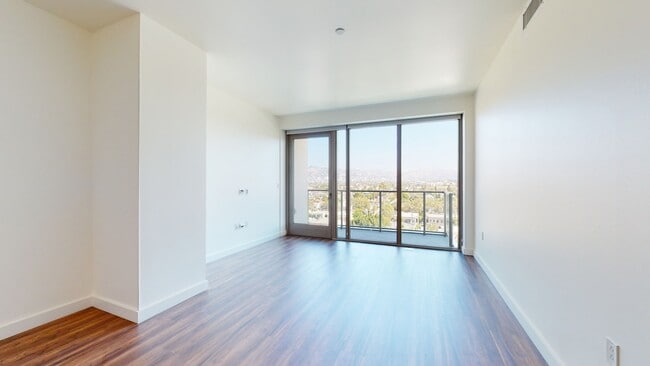 Interior Photo - Vision on Wilshire