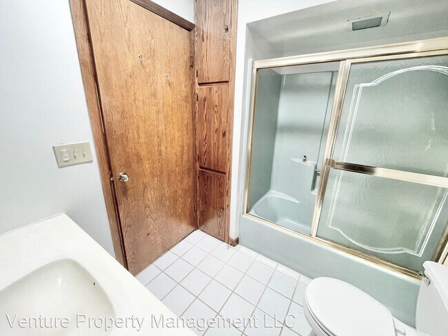 Building Photo - 3 br, 2 bath House - W172 S7413 Lannon Dr