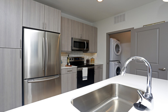 1BR,1BA-A4 - The Union at River East