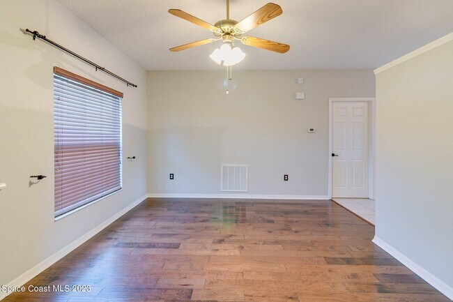 Foto del edificio - 747 Altara Ln NE