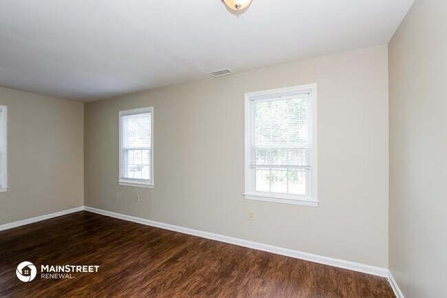 Foto del edificio - 6623 Willow Spring Rd, Charlotte, NC 28215