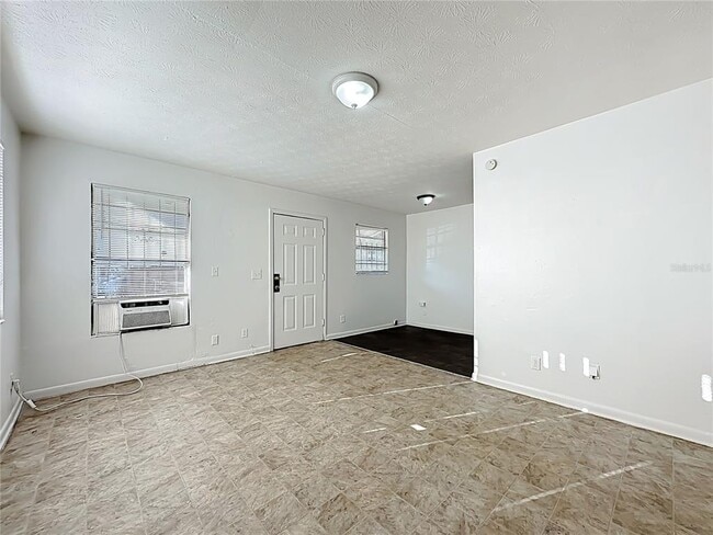 Building Photo - 4509 Ken Knight Dr N