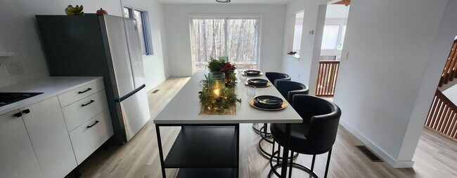 Foto del edificio - 41 Breeds Hill Pl