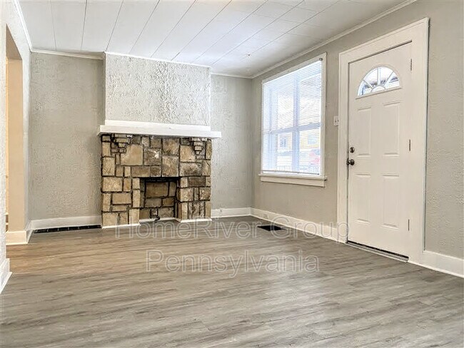 Building Photo - 1221 McNeilly Ave