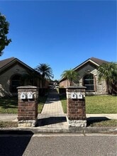 Building Photo - 12 South Dr