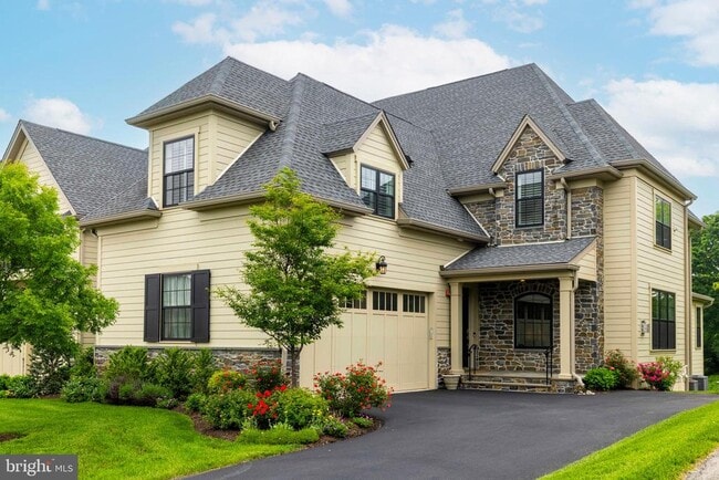 Building Photo - 6098 Creekside Dr