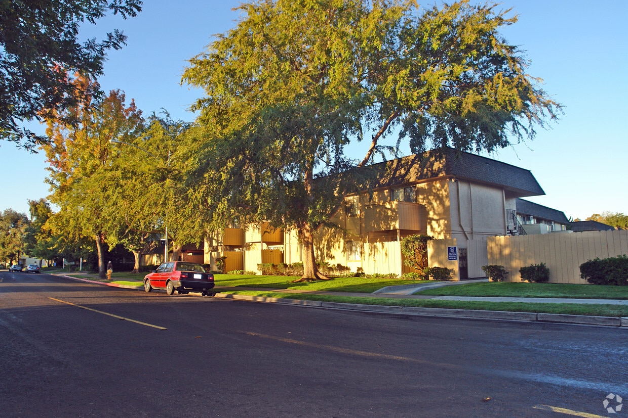 Inglewood Oaks Apartments 7007 Inglewood Ave Stockton, CA