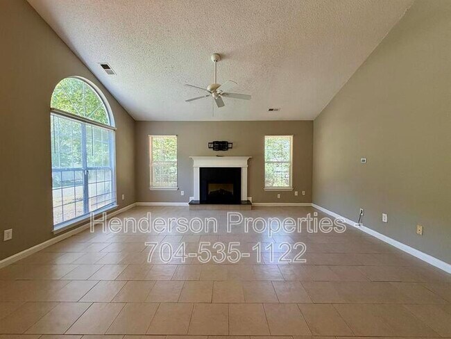 Building Photo - 8410 Cullingford Ln
