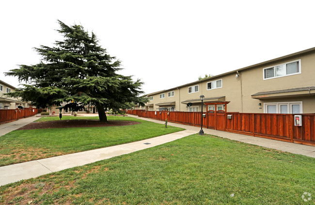 Foto del edificio - Washington Townhomes