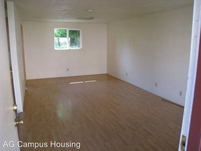 Building Photo - 502 E 15th Ave