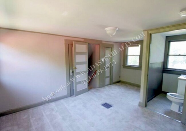 Foto del edificio - Beautiful Waldo Home-Available in JUNE!!