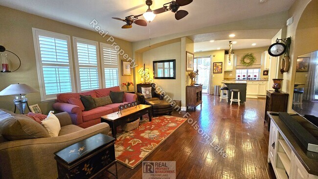 Building Photo - Exquisitely Furnished 3bd 2.5ba - Folsom in The Parkway Neighborhood