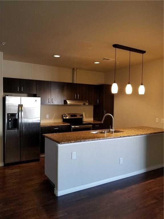 Foto del edificio - 1100 W Trinity Mills Rd
