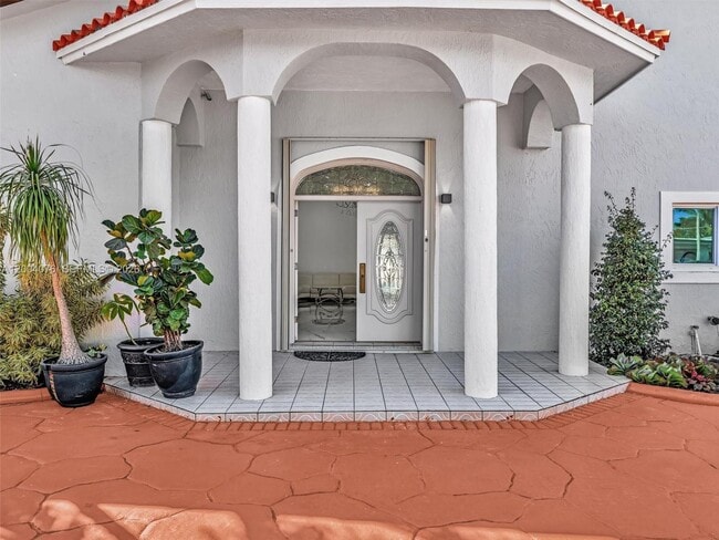 Building Photo - 12904 Banyan Rd