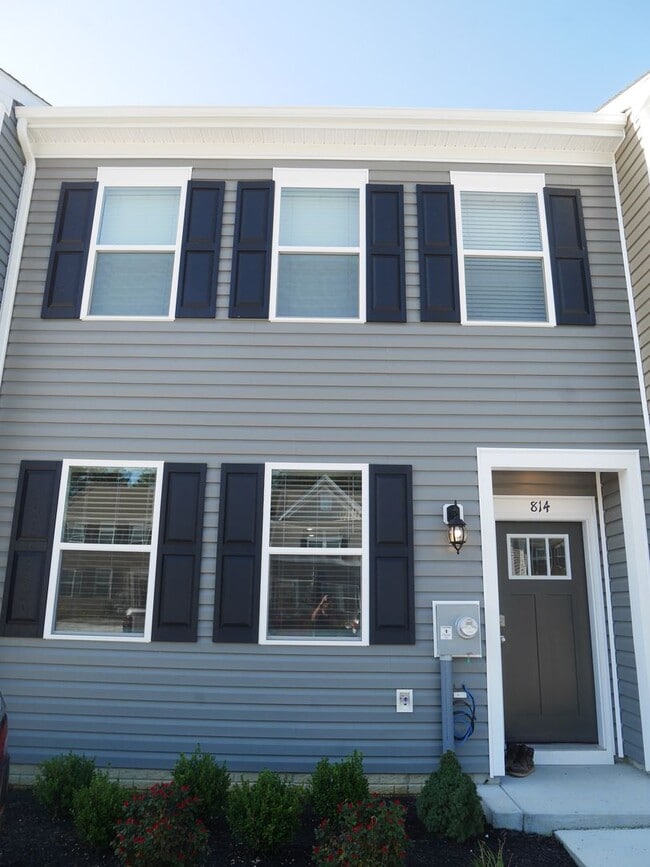Building Photo - 814 Mersey Ln