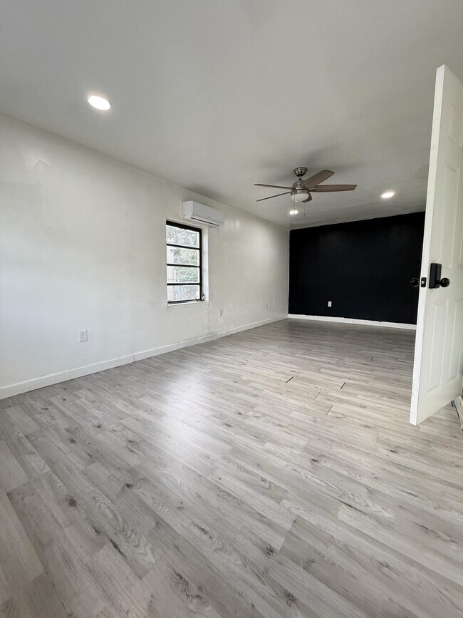 Photo - 14930 NW 16th Dr House