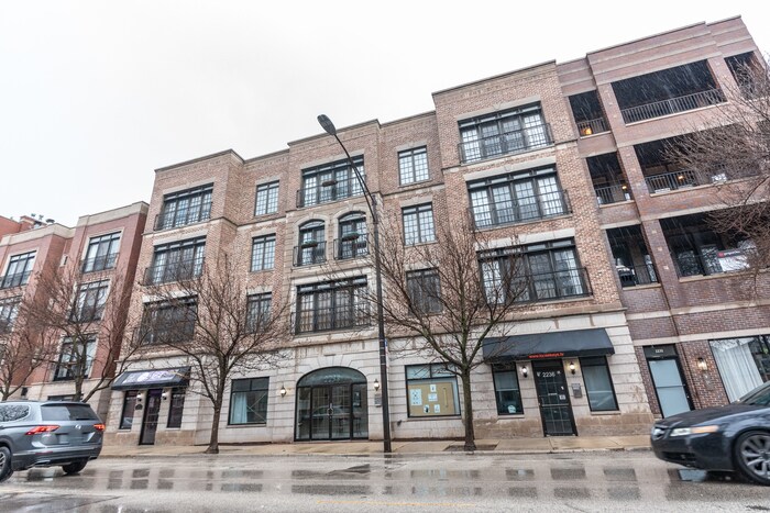 Primary Photo - 2238 W Belmont Ave