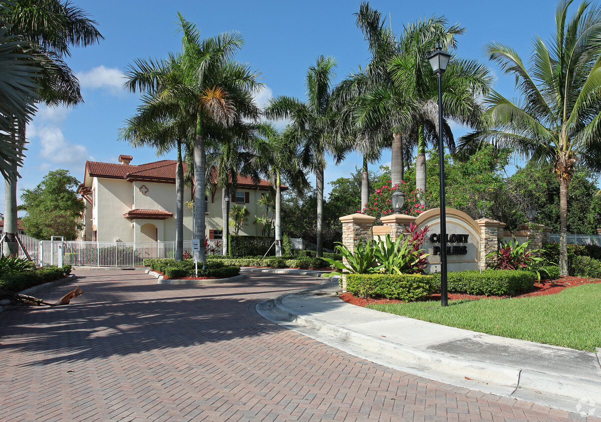 Primary Photo - Colony Palms