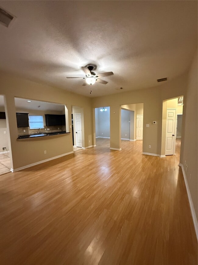 Foto del edificio - 22031 Falvel Dr