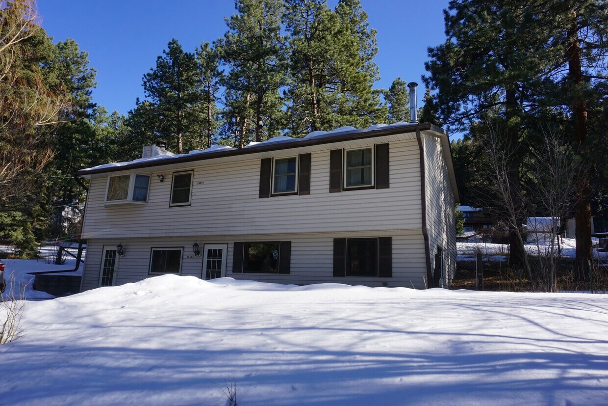 Primary Photo - One Bedroom Duplex in Kittredge!!