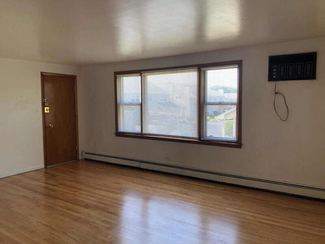 12906 Page Ct Unit 2SW, Blue Island, IL 60406 Apartments in Blue Island, IL