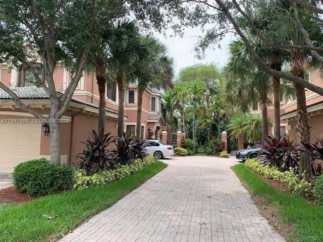 Foto del edificio - 2800 Kinsington Cir