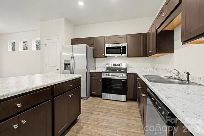 Foto del edificio - 5616 Ringneck Road