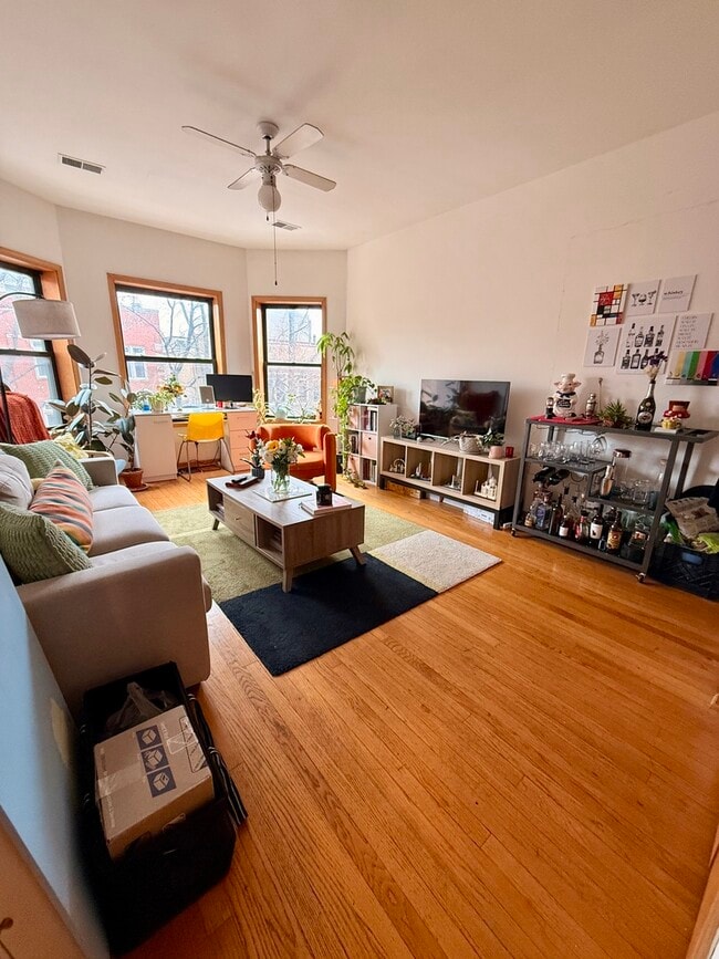 Foto del edificio - 626 W Patterson Ave